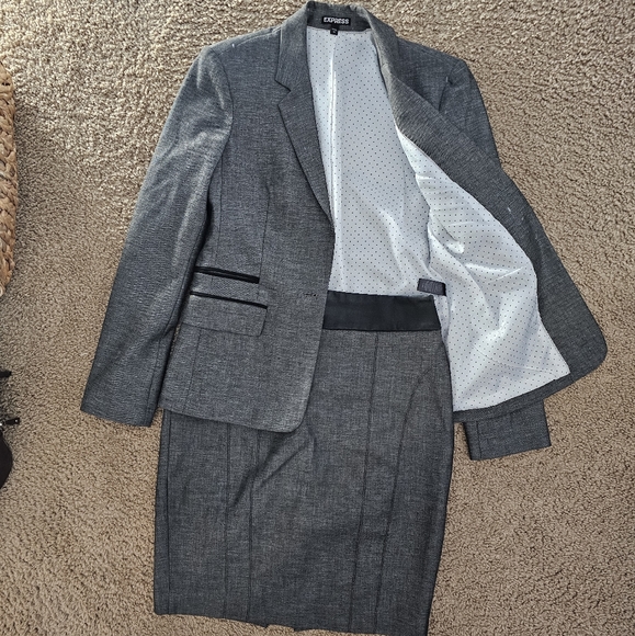 Express Grey Skirt Suit in SZ 10 - Picture 2 of 14